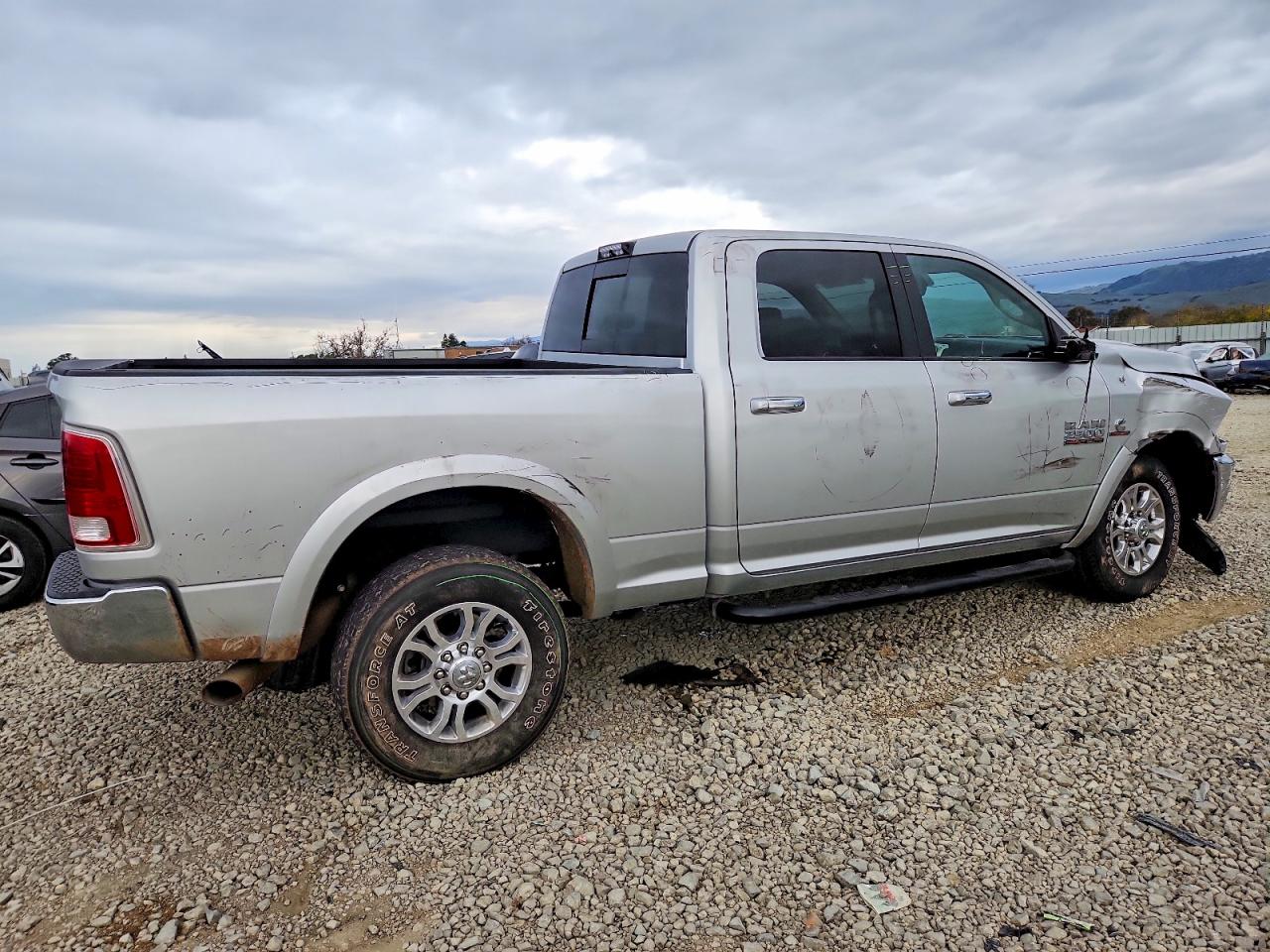 2017 RAM 2500 LARAMIE photo 5