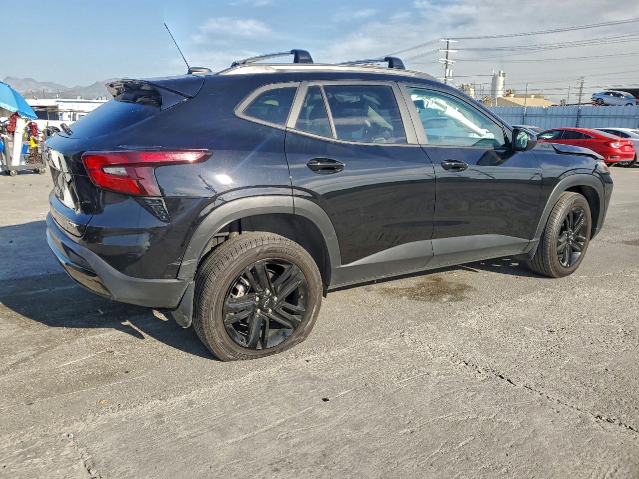 2025 CHEVROLET TRAX ACTIV photo 3
