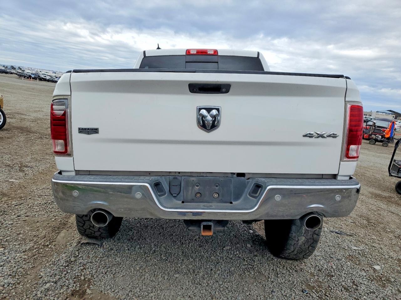 2014 RAM 1500 LARAMIE photo 16