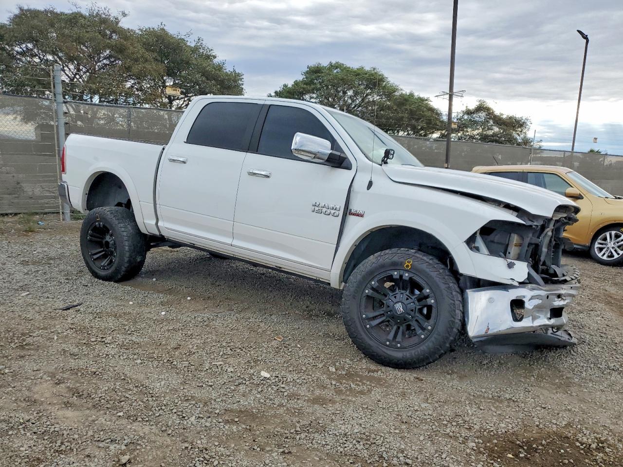 2014 RAM 1500 LARAMIE photo 10