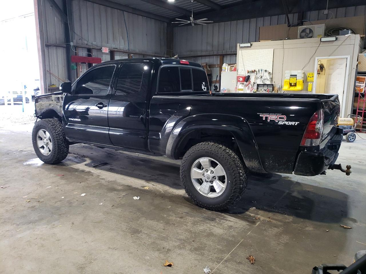 2012 TOYOTA TACOMA photo 3