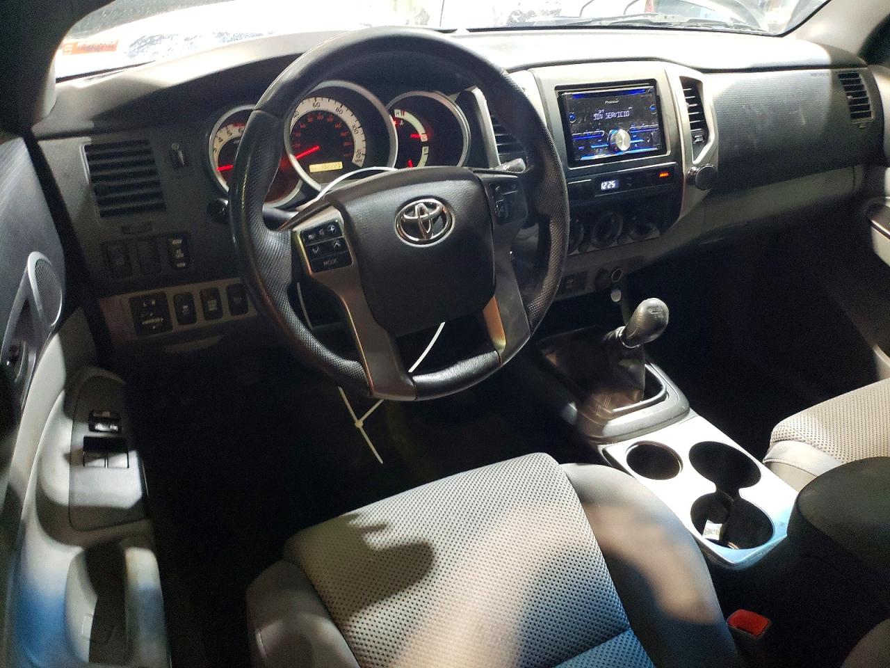 2012 TOYOTA TACOMA photo 15