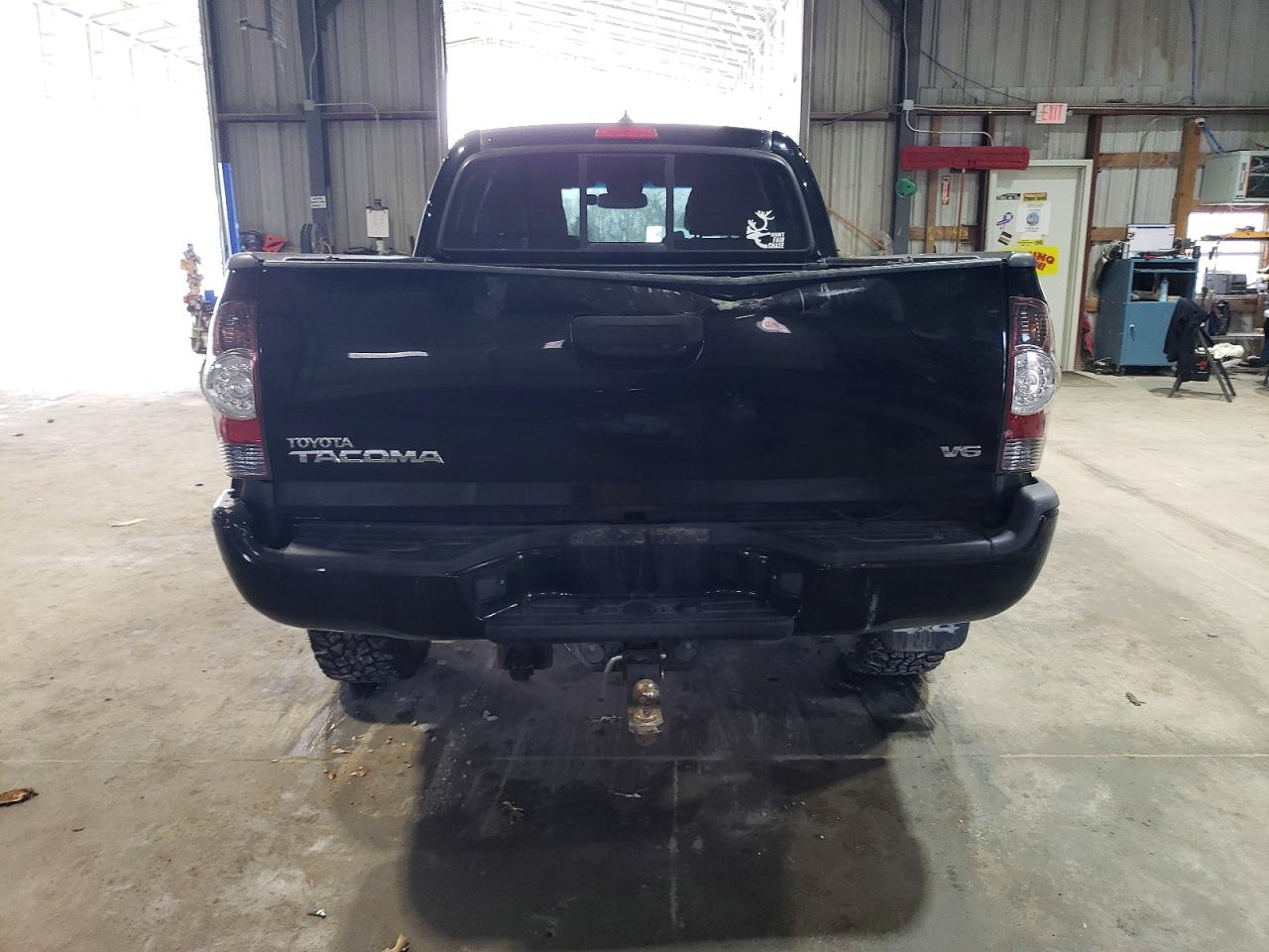 2012 TOYOTA TACOMA photo 11