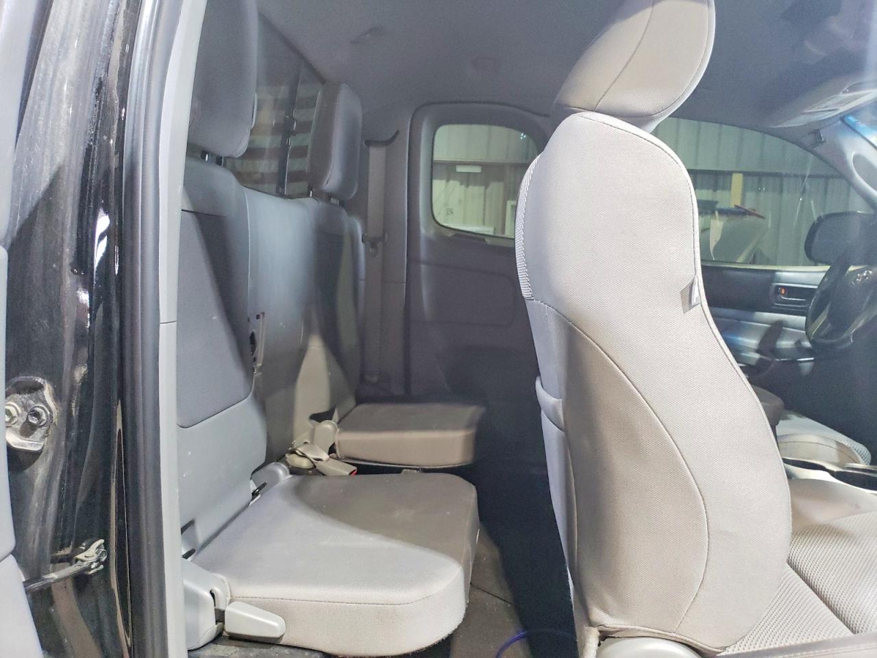 2012 TOYOTA TACOMA photo 19