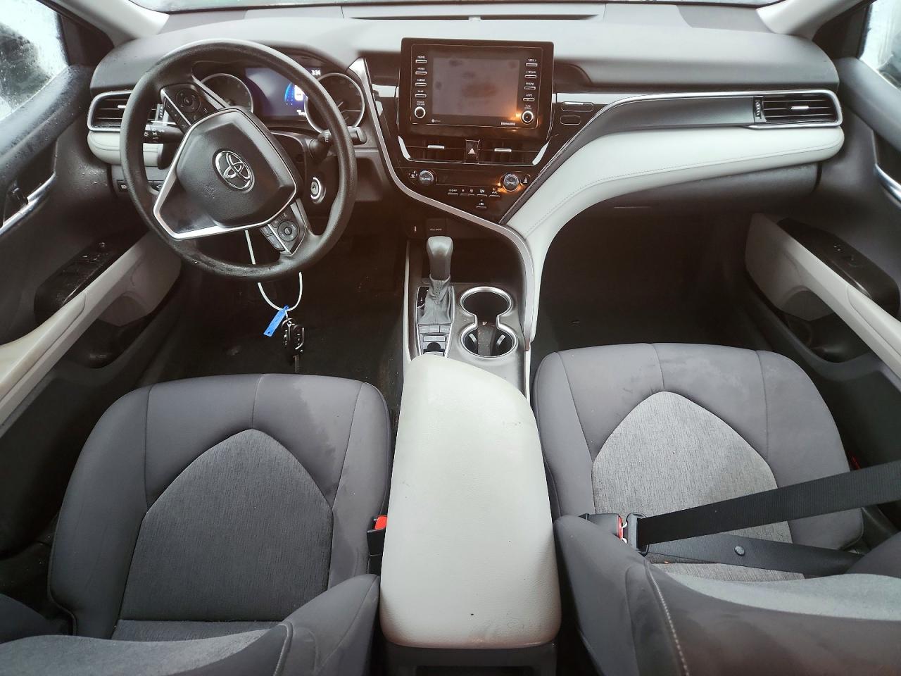 2022 TOYOTA CAMRY LE photo 8