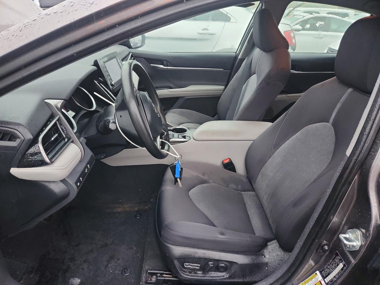 2022 TOYOTA CAMRY LE photo 7