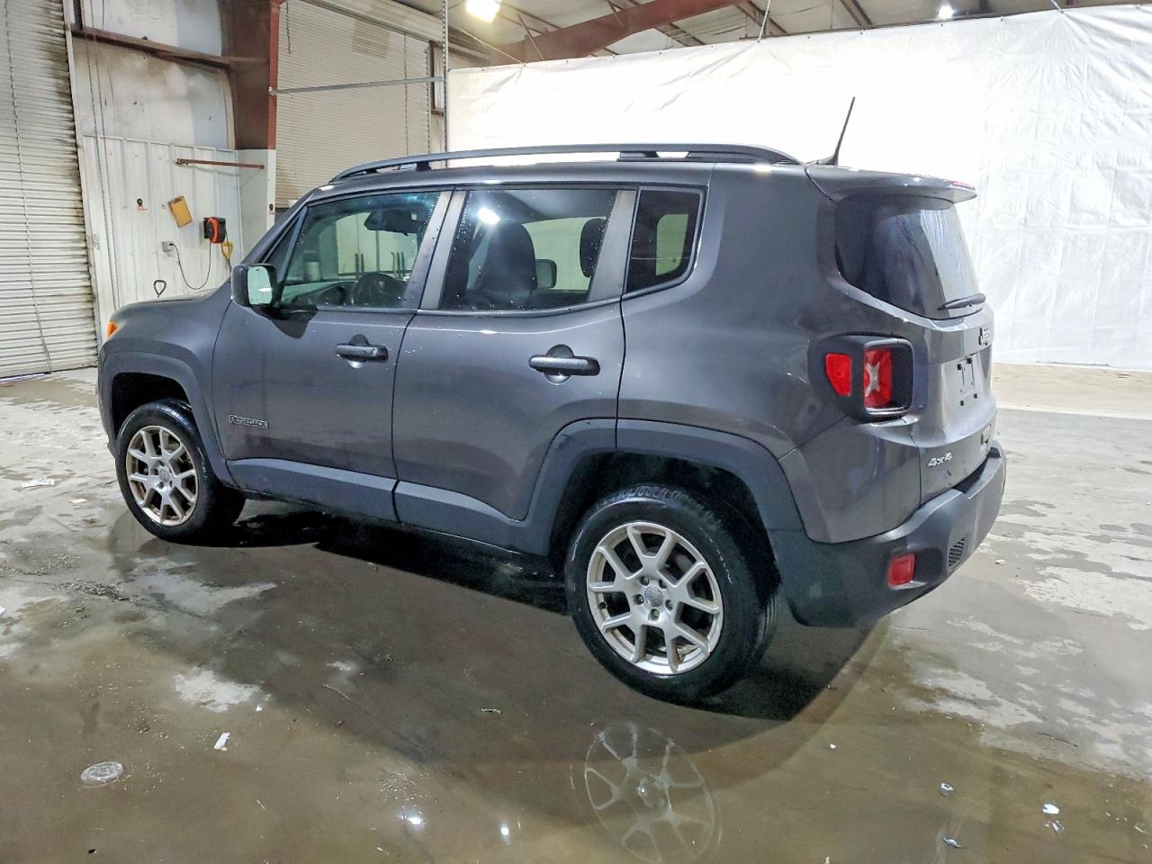 2019 JEEP RENEGADE LATITUDE photo 3