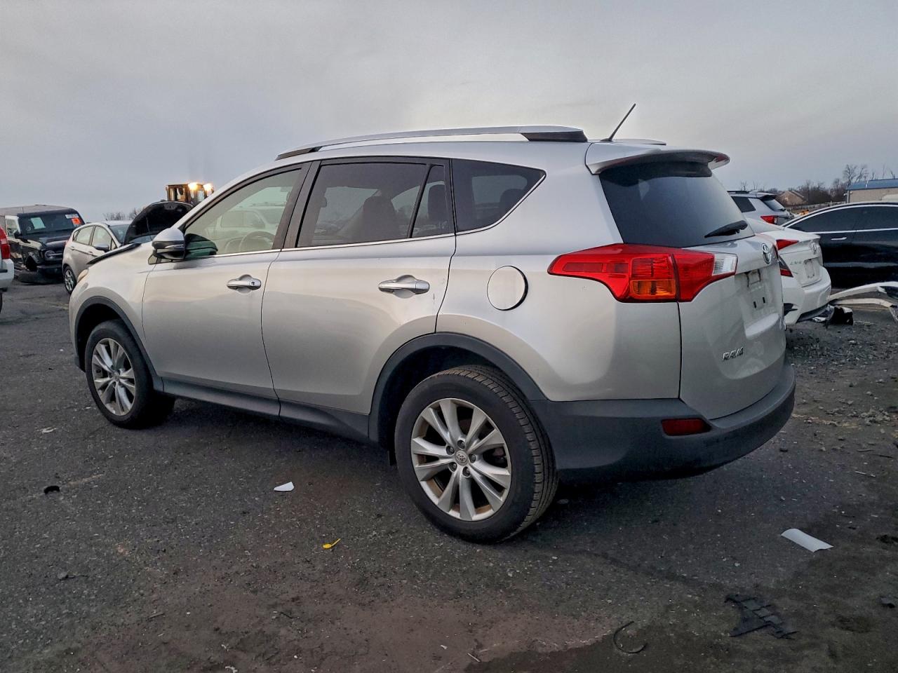 2013 TOYOTA RAV4 LIMITED photo 2