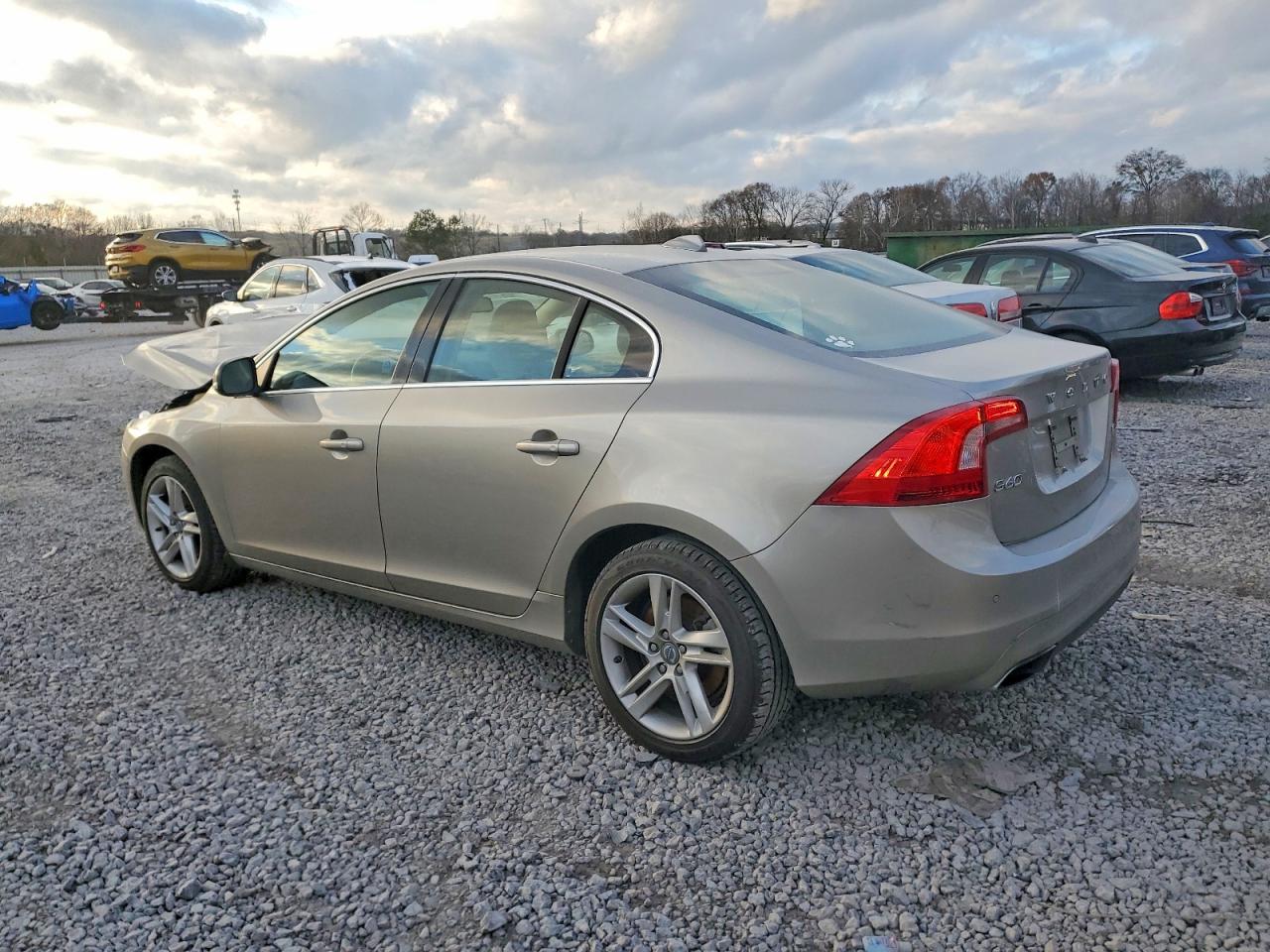 2015 VOLVO S60 PREMIER photo 2