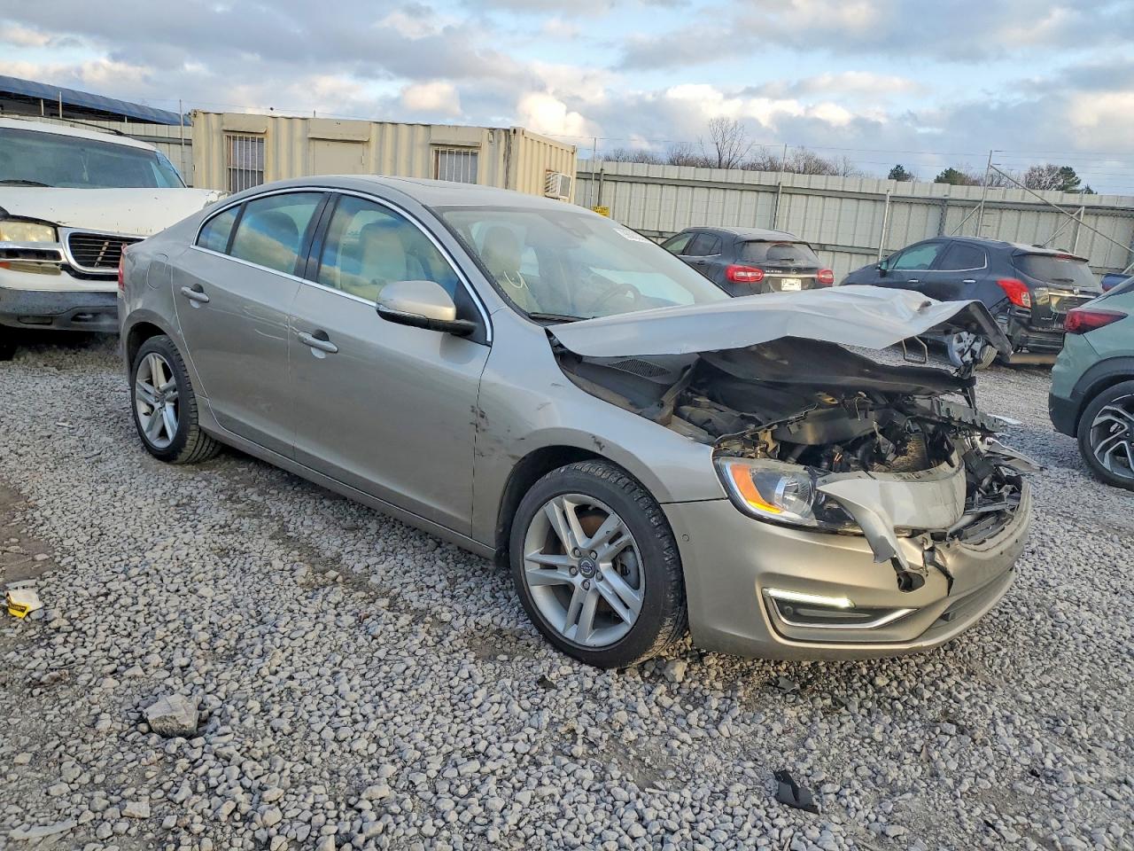 2015 VOLVO S60 PREMIER photo 4