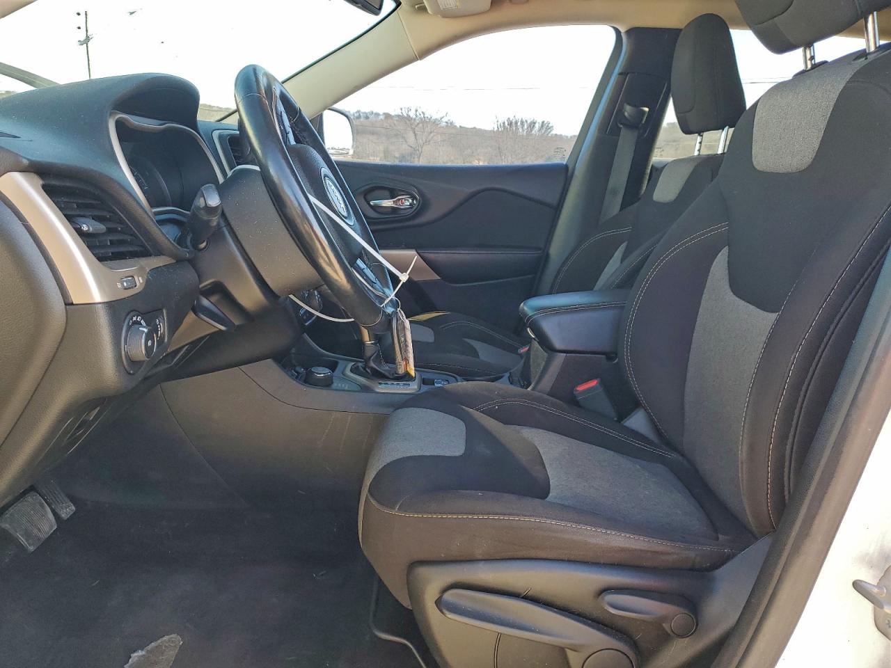 2018 JEEP CHEROKEE LATITUDE photo 13