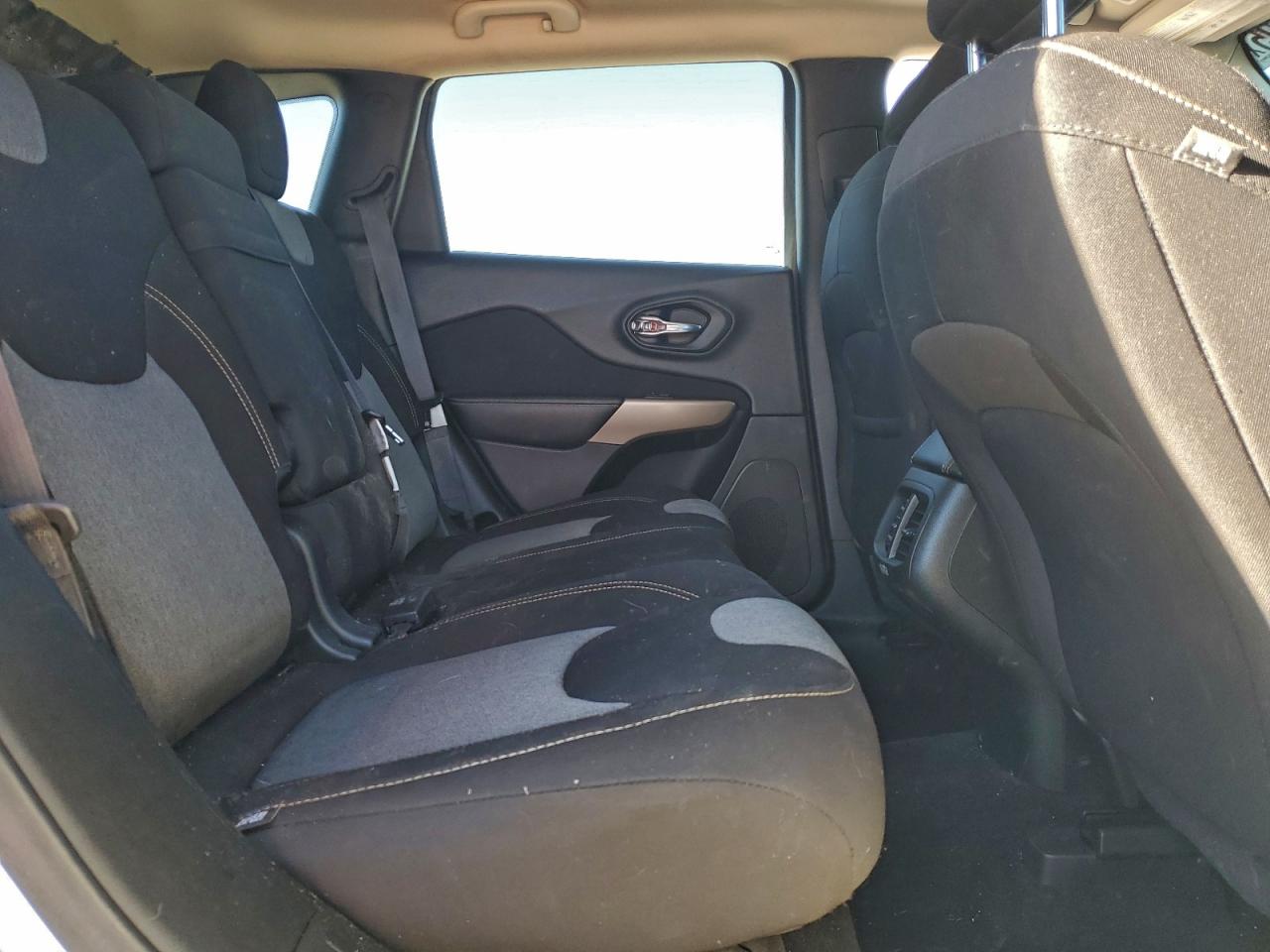 2018 JEEP CHEROKEE LATITUDE photo 21