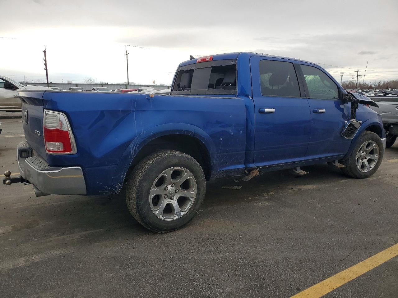 2016 RAM 1500 LARAMIE photo 3