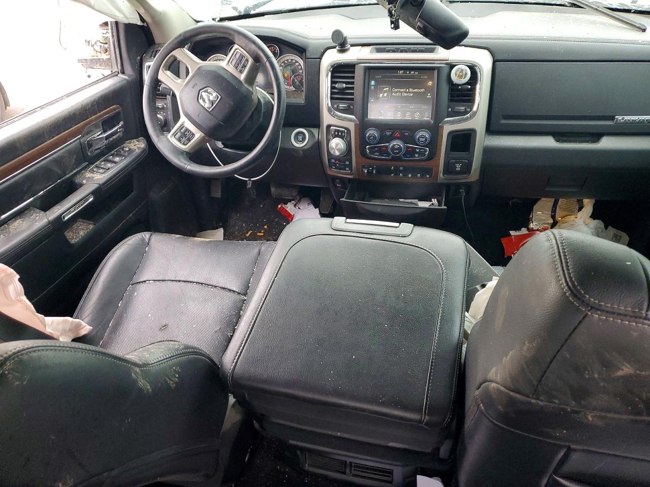 2016 RAM 1500 LARAMIE photo 8