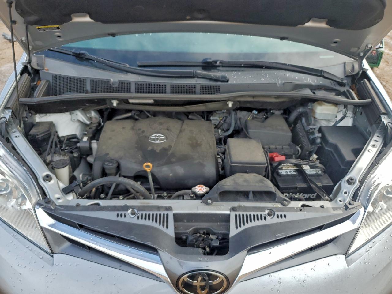 2020 TOYOTA SIENNA XLE photo 12