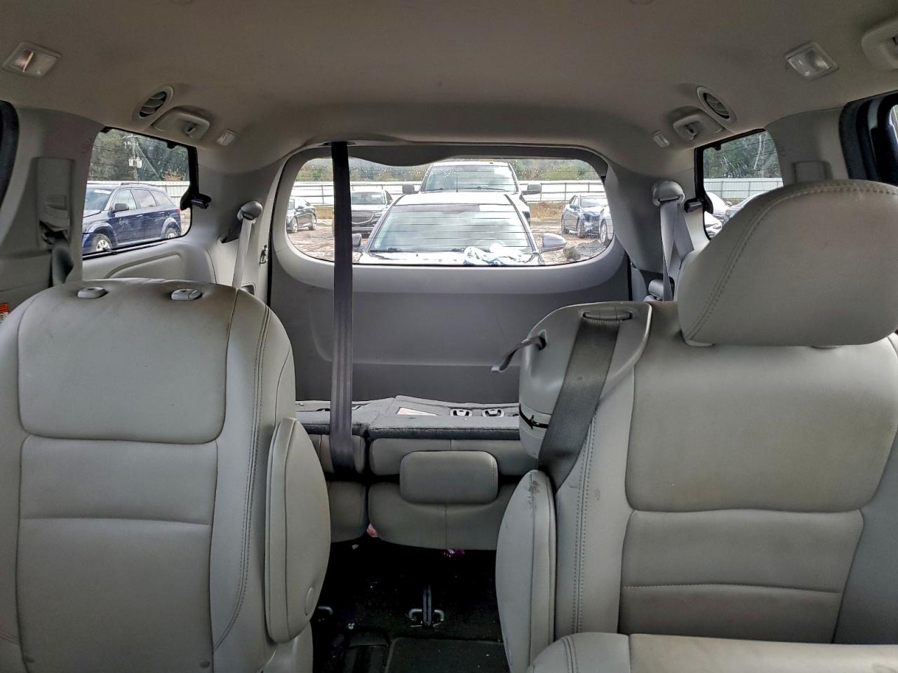 2020 TOYOTA SIENNA XLE photo 10