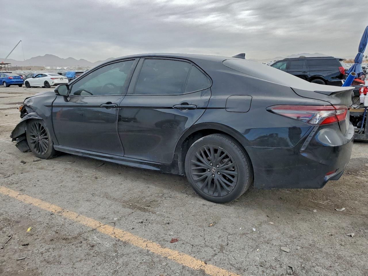2021 TOYOTA CAMRY photo 2