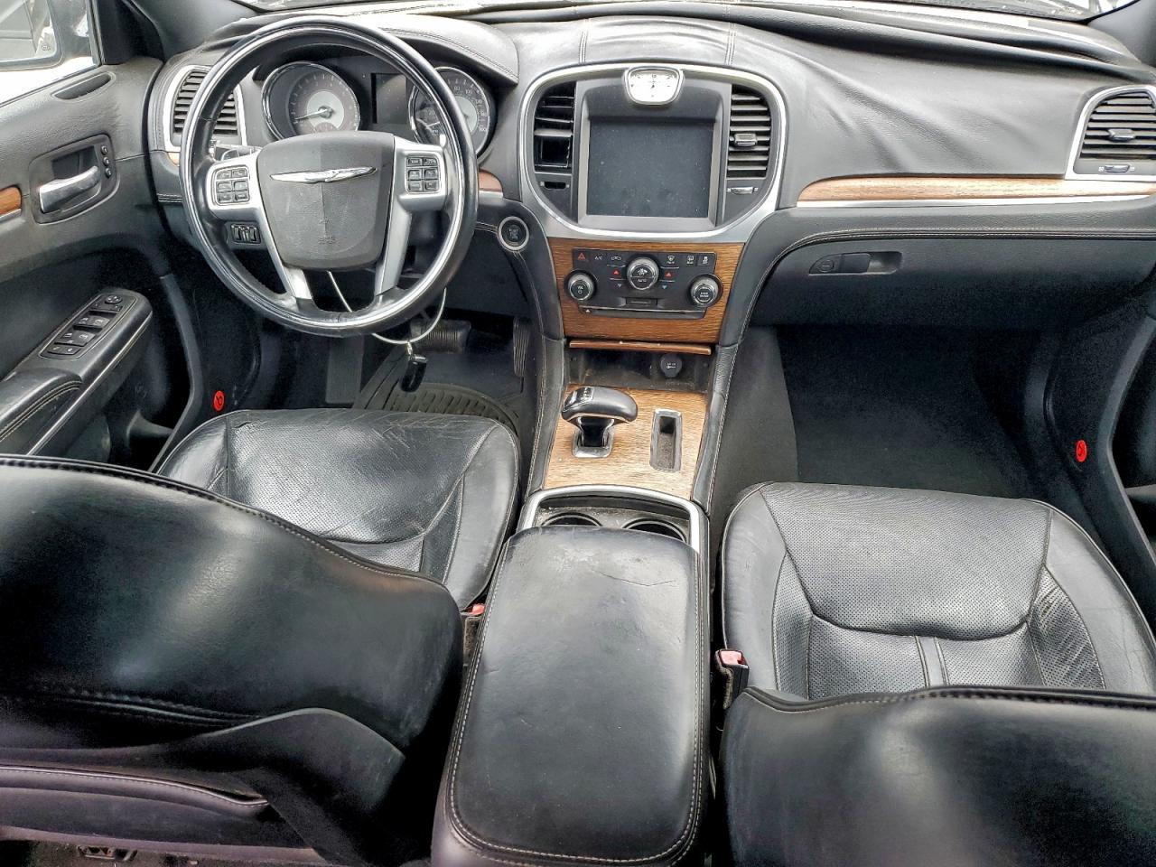 2013 CHRYSLER 300C LUXURY photo 8