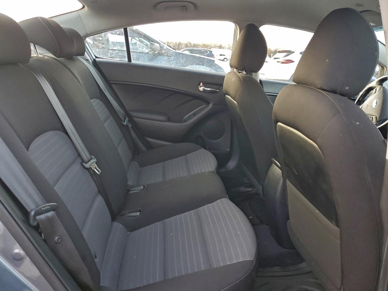 2017 KIA FORTE LX photo 10