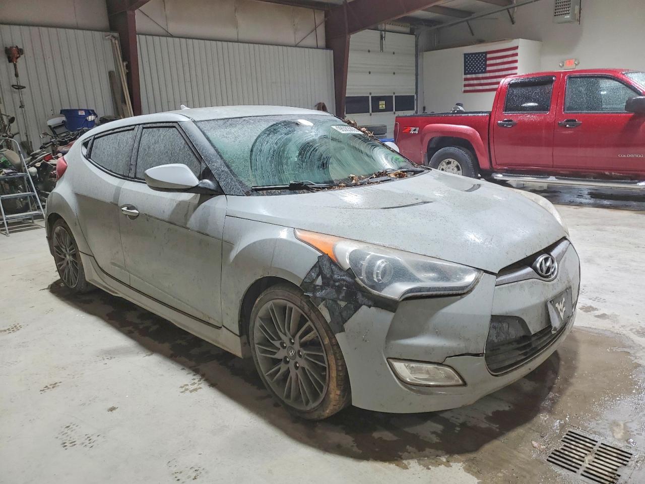 2013 HYUNDAI VELOSTER photo 4