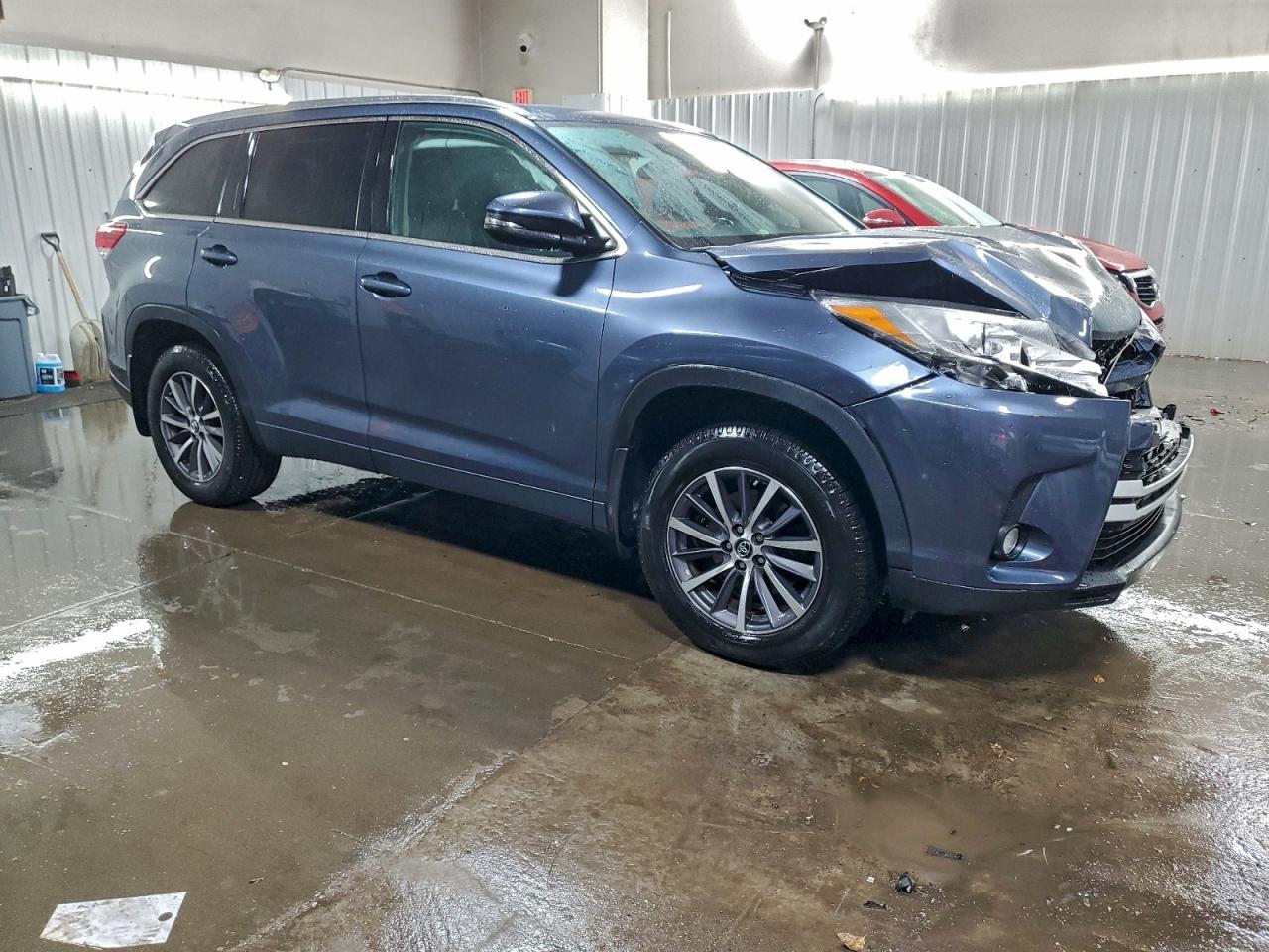 2018 TOYOTA HIGHLANDER SE photo 4