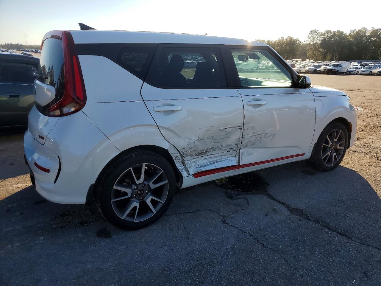 2021 KIA SOUL GT LINE photo 3