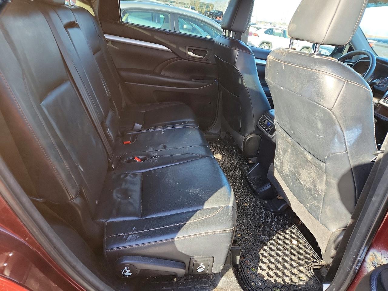 2016 TOYOTA HIGHLANDER XLE photo 11