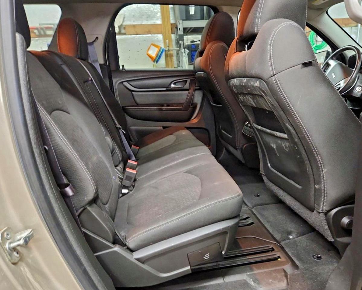 2015 GMC ACADIA SLE photo 31
