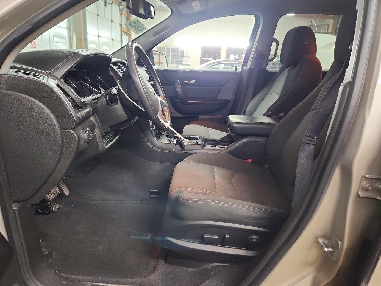 2015 GMC ACADIA SLE photo 19