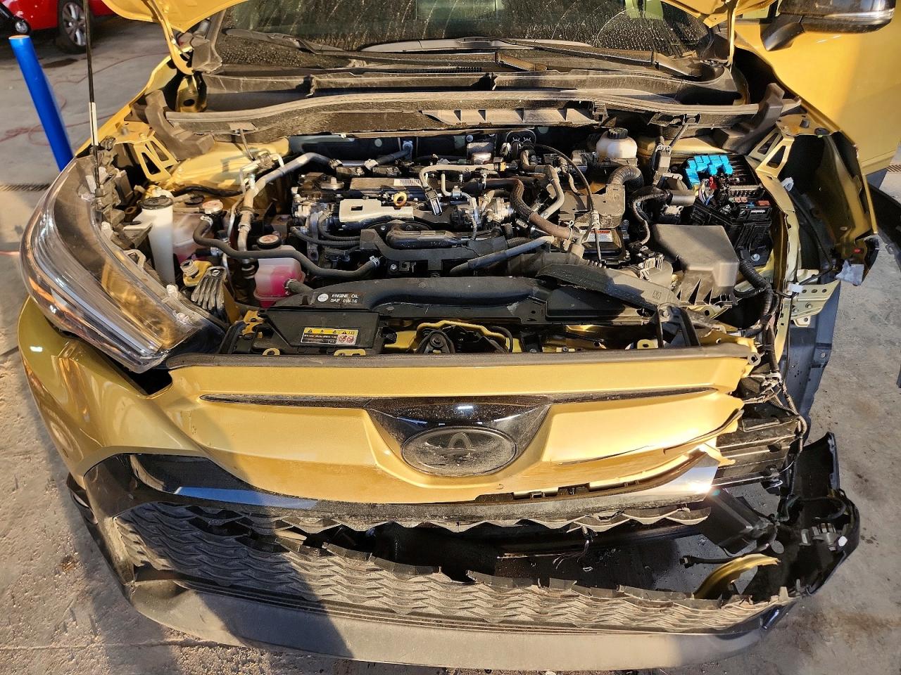 2023 TOYOTA COROLLA CROSS LE photo 34