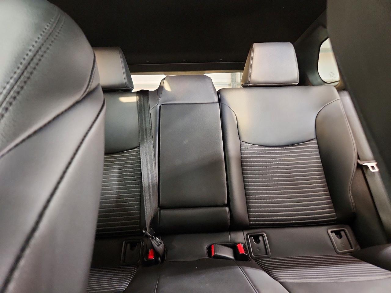 2023 TOYOTA COROLLA CROSS LE photo 28