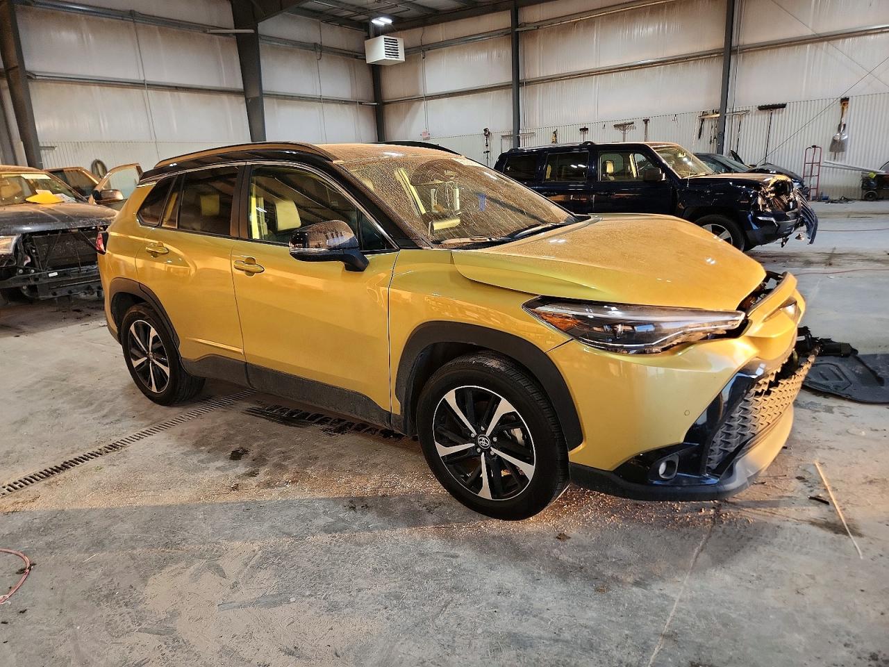 2023 TOYOTA COROLLA CROSS LE photo 10