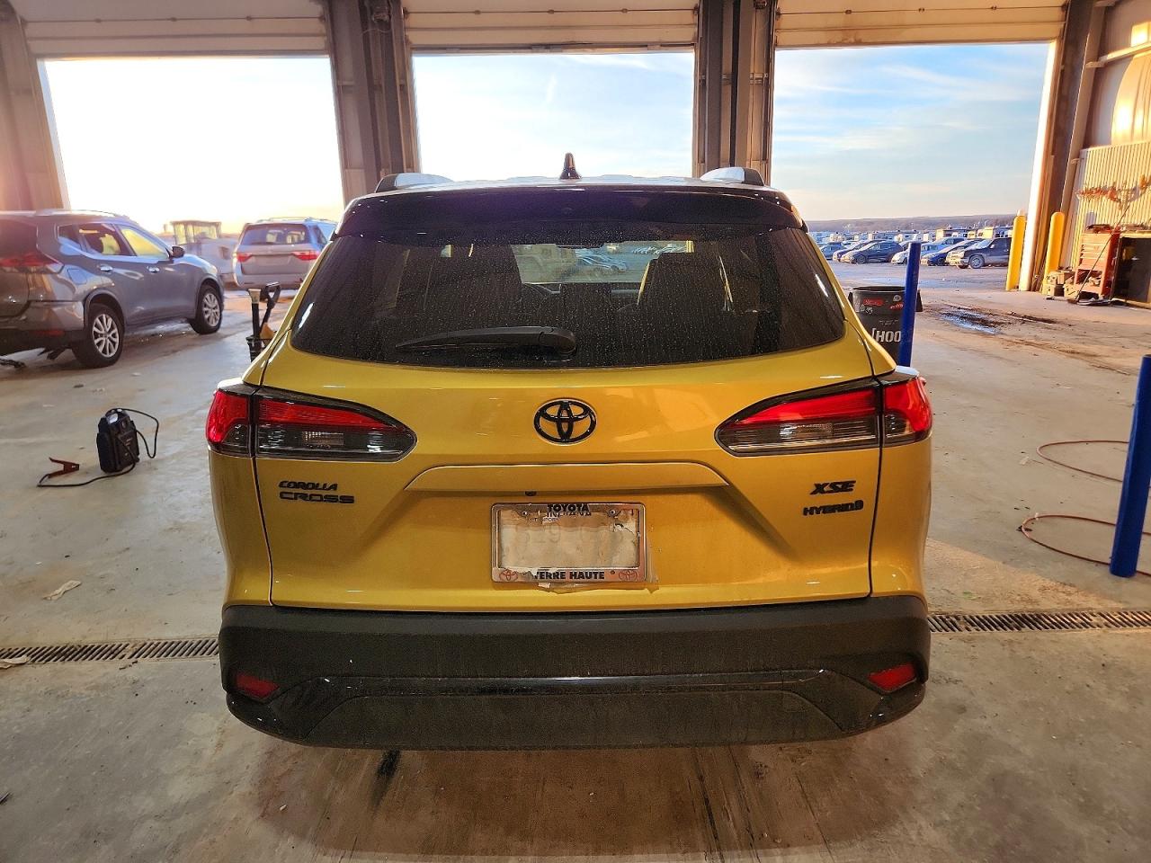 2023 TOYOTA COROLLA CROSS LE photo 16