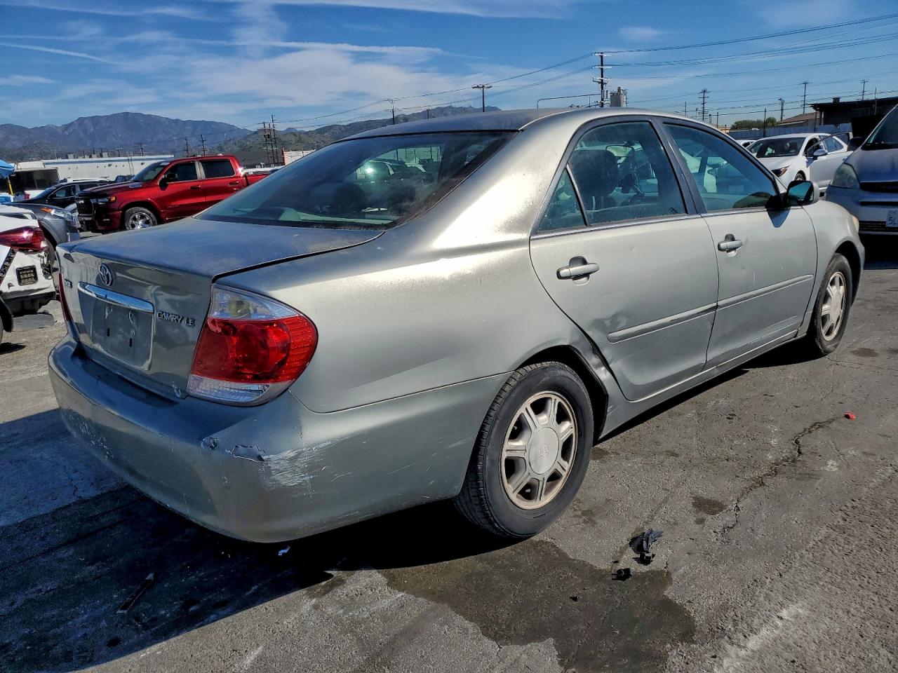 2005 TOYOTA CAMRY LE photo 5