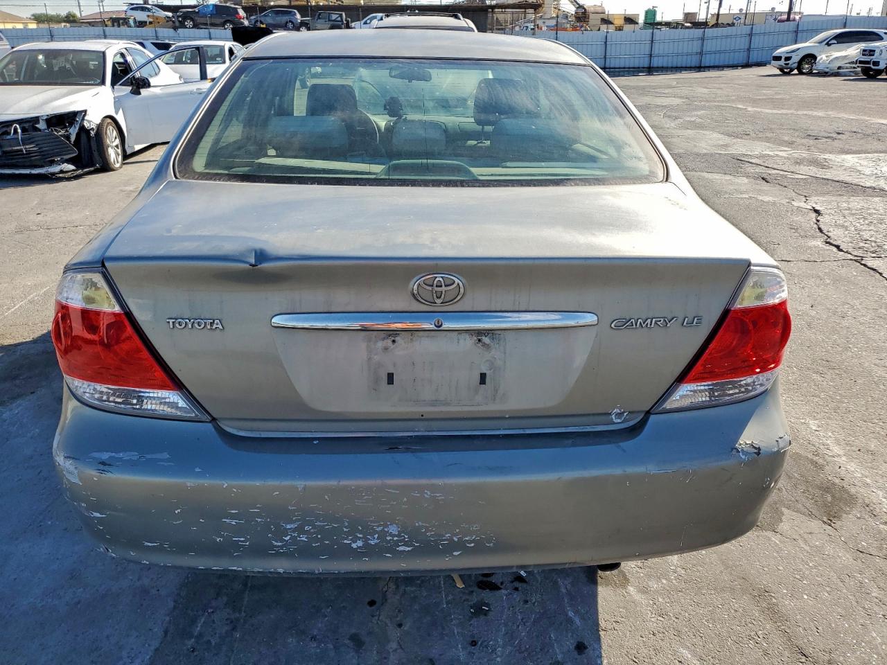 2005 TOYOTA CAMRY LE photo 11