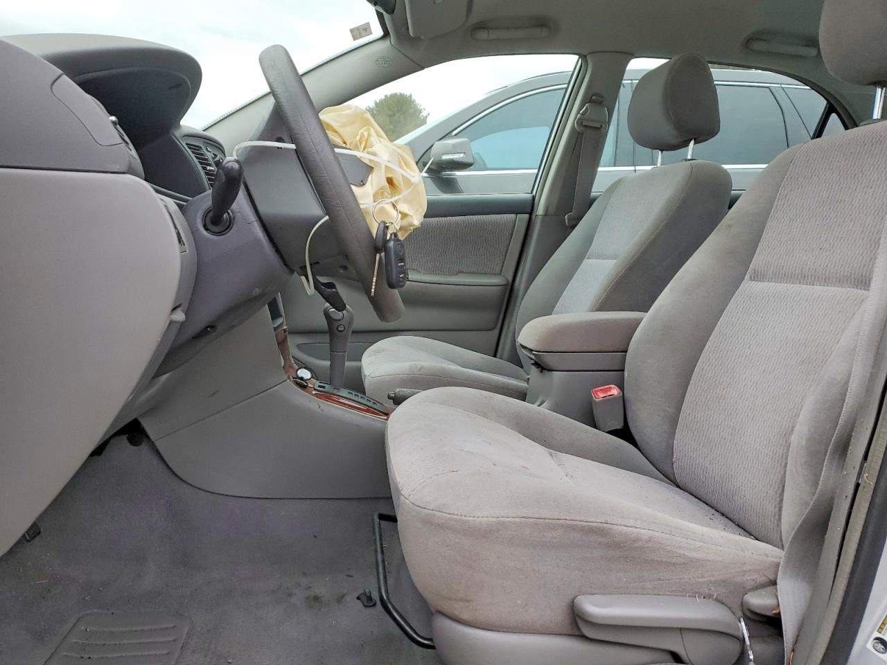 2005 TOYOTA COROLLA CE photo 7