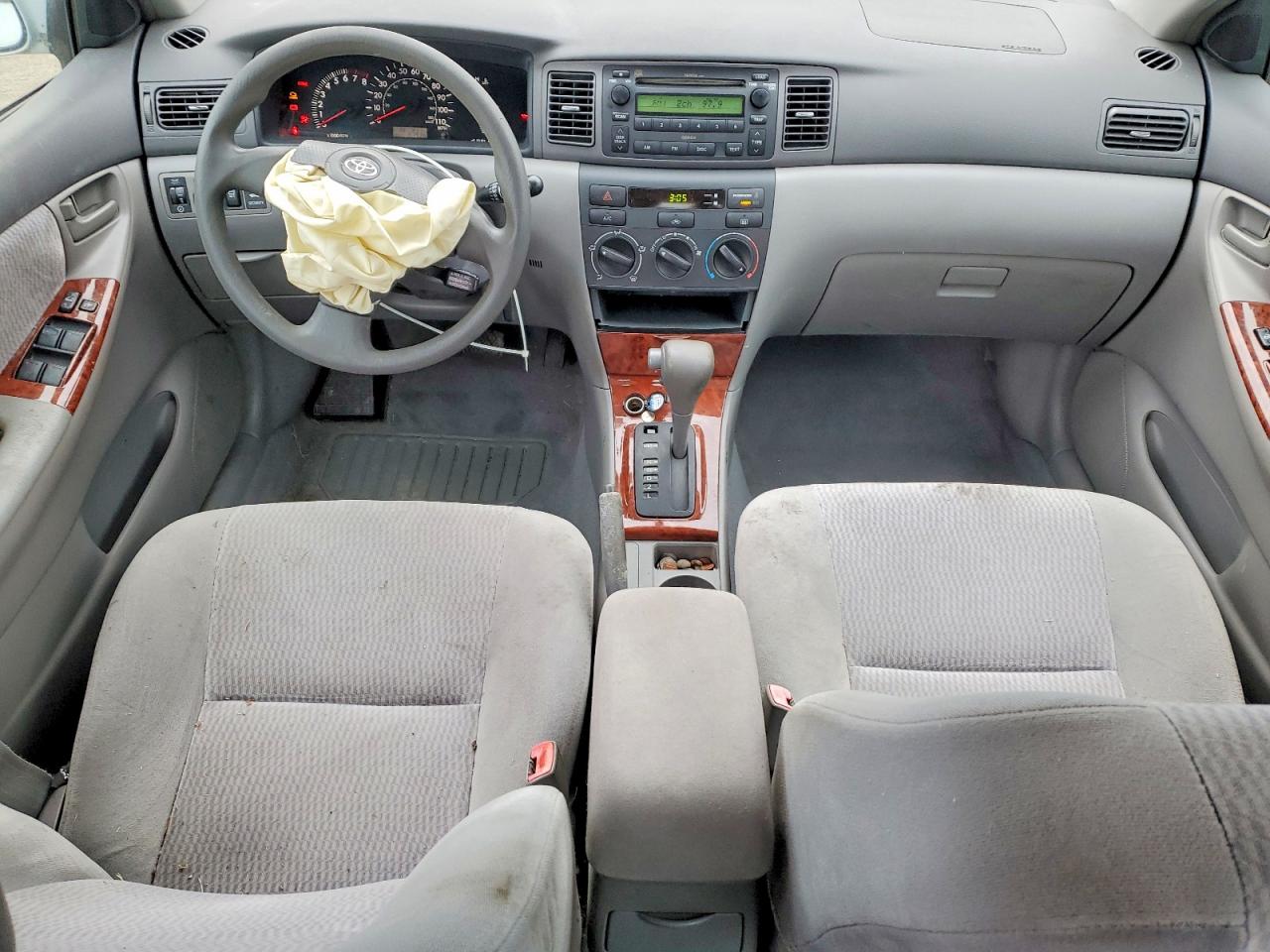 2005 TOYOTA COROLLA CE photo 8