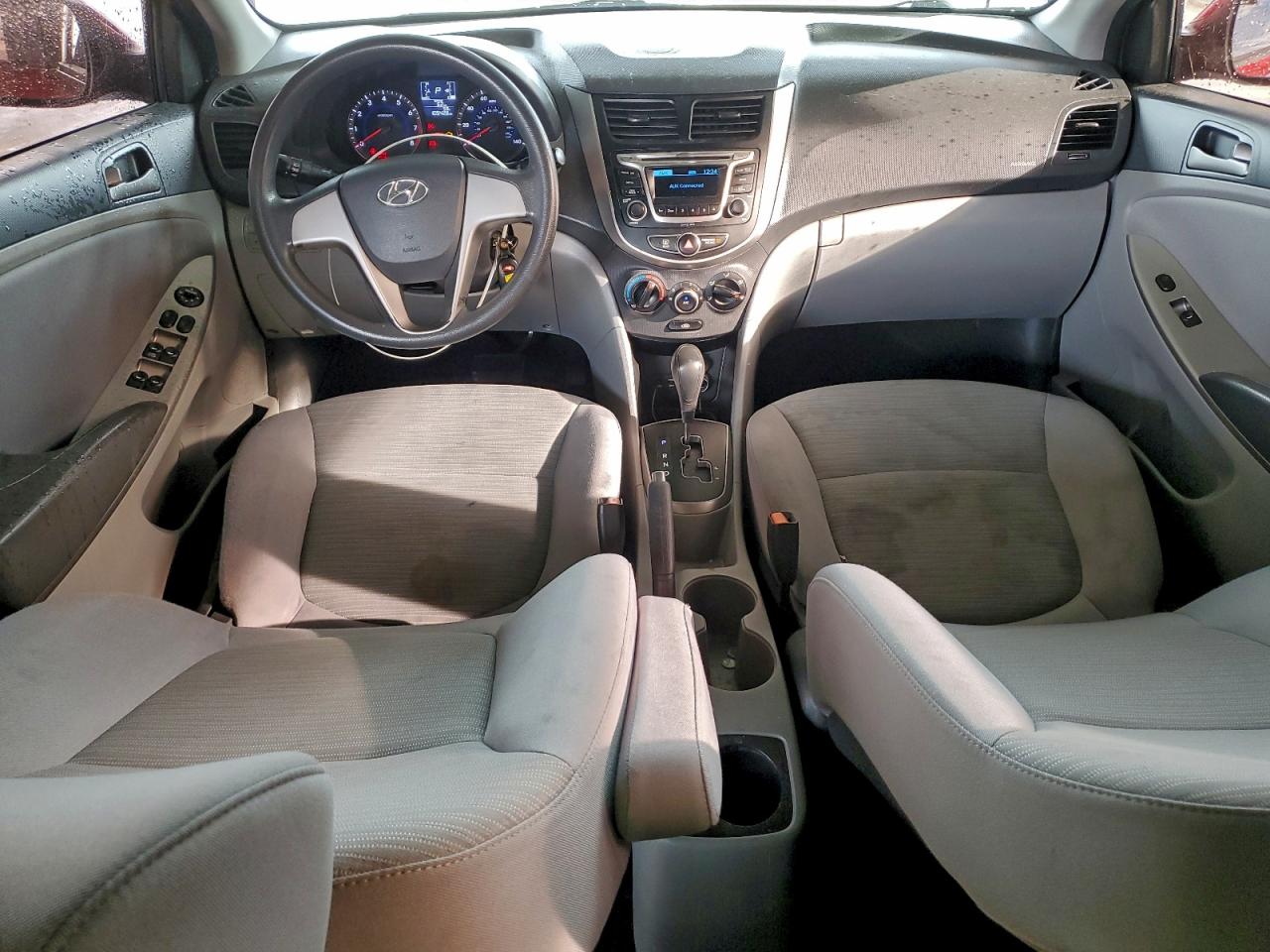 2016 HYUNDAI ACCENT SE photo 8
