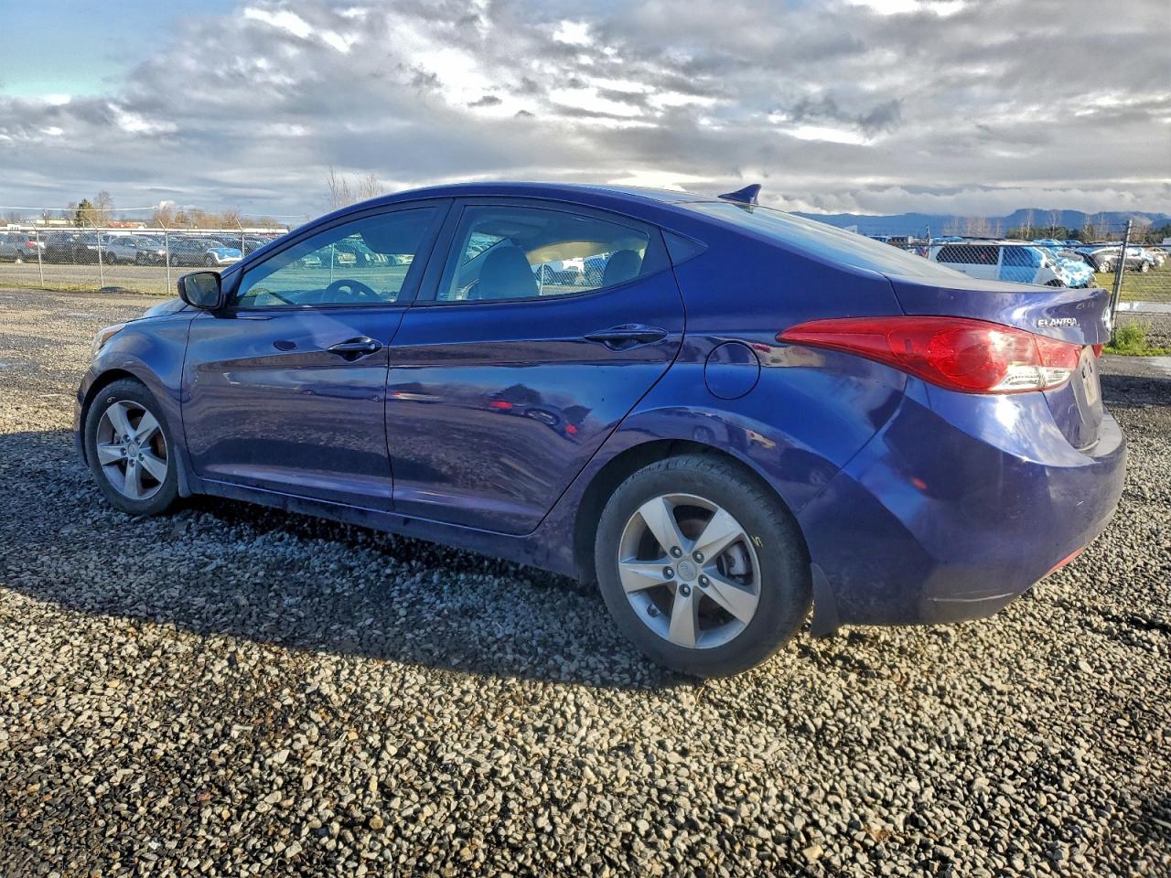 2013 HYUNDAI ELANTRA GLS photo 2