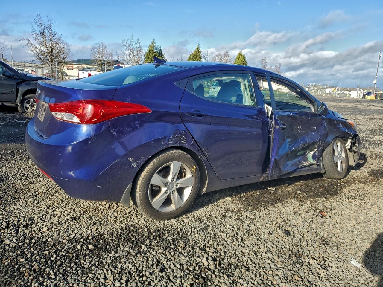 2013 HYUNDAI ELANTRA GLS photo 3
