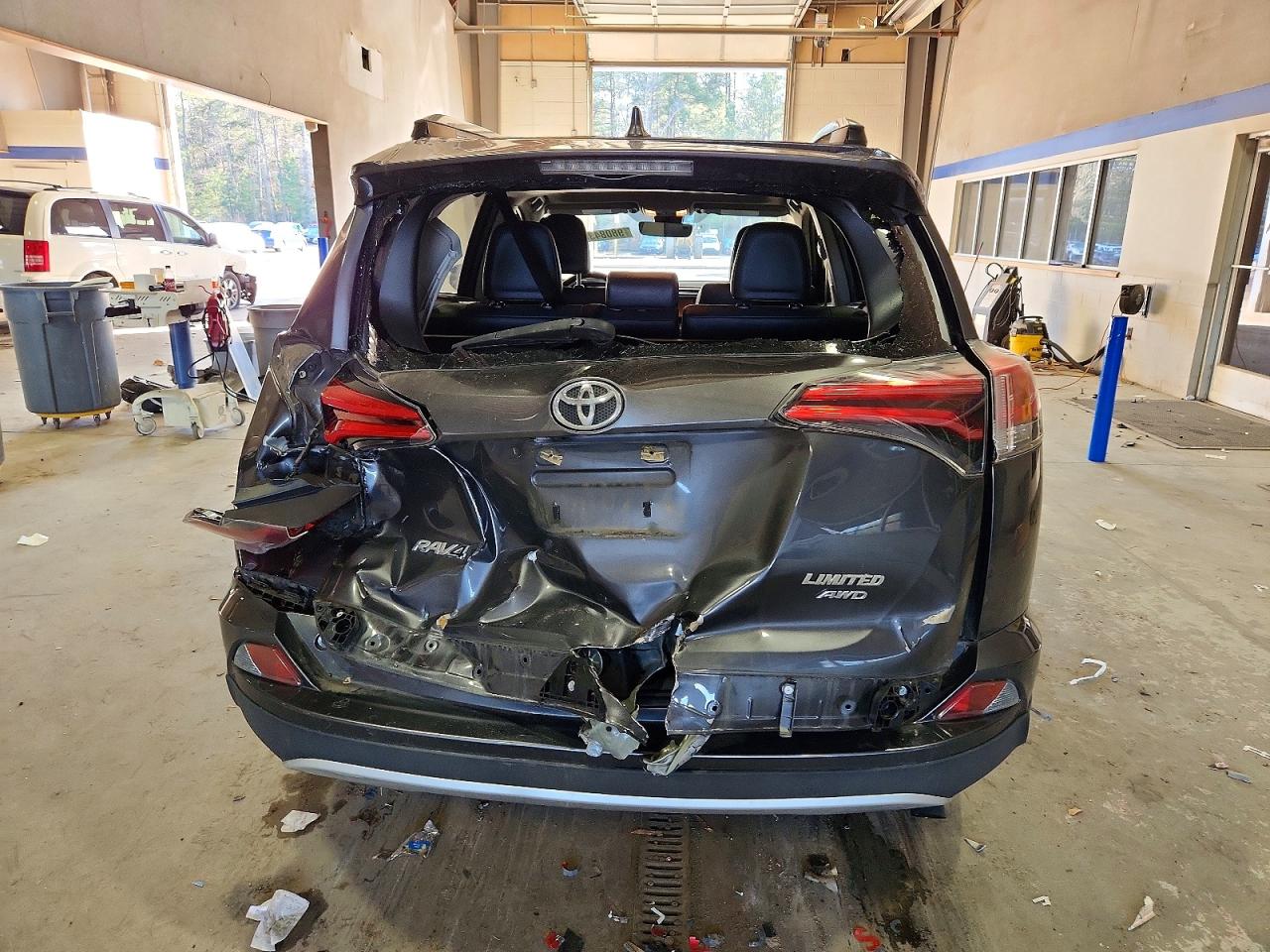 2018 TOYOTA RAV4 LIMITED photo 6