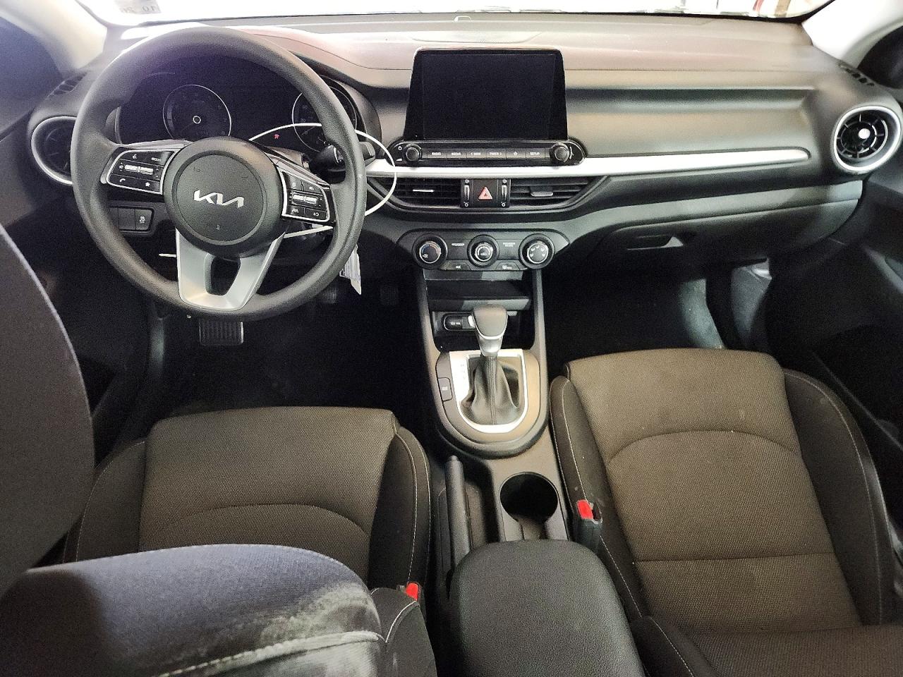 2023 KIA FORTE LX photo 8