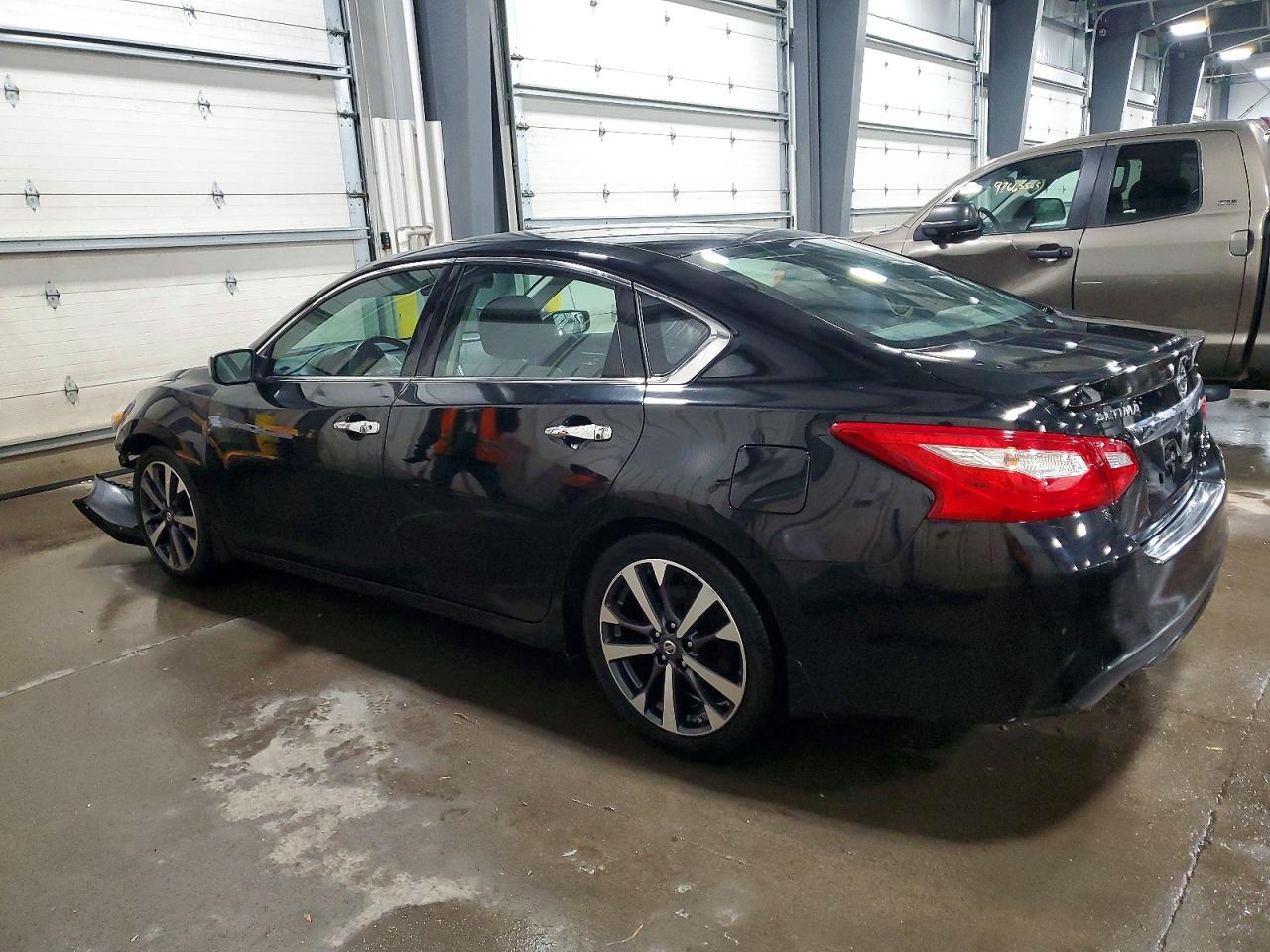 2016 NISSAN ALTIMA 2.5 SR photo 2