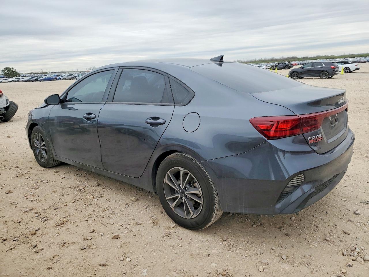 2024 KIA FORTE LX photo 2