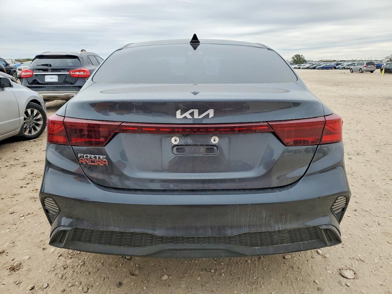 2024 KIA FORTE LX photo 6