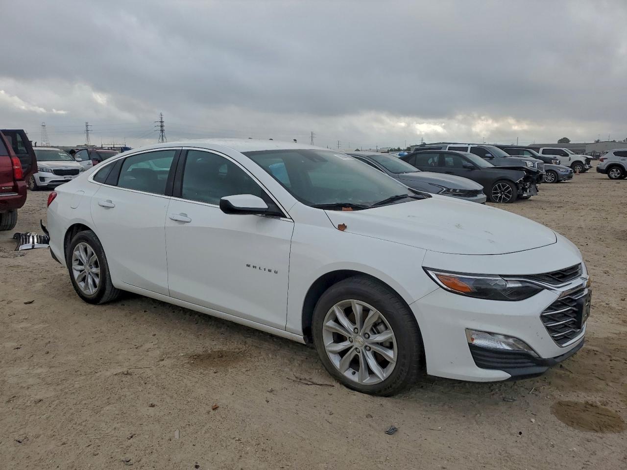 2024 CHEVROLET MALIBU LT photo 4