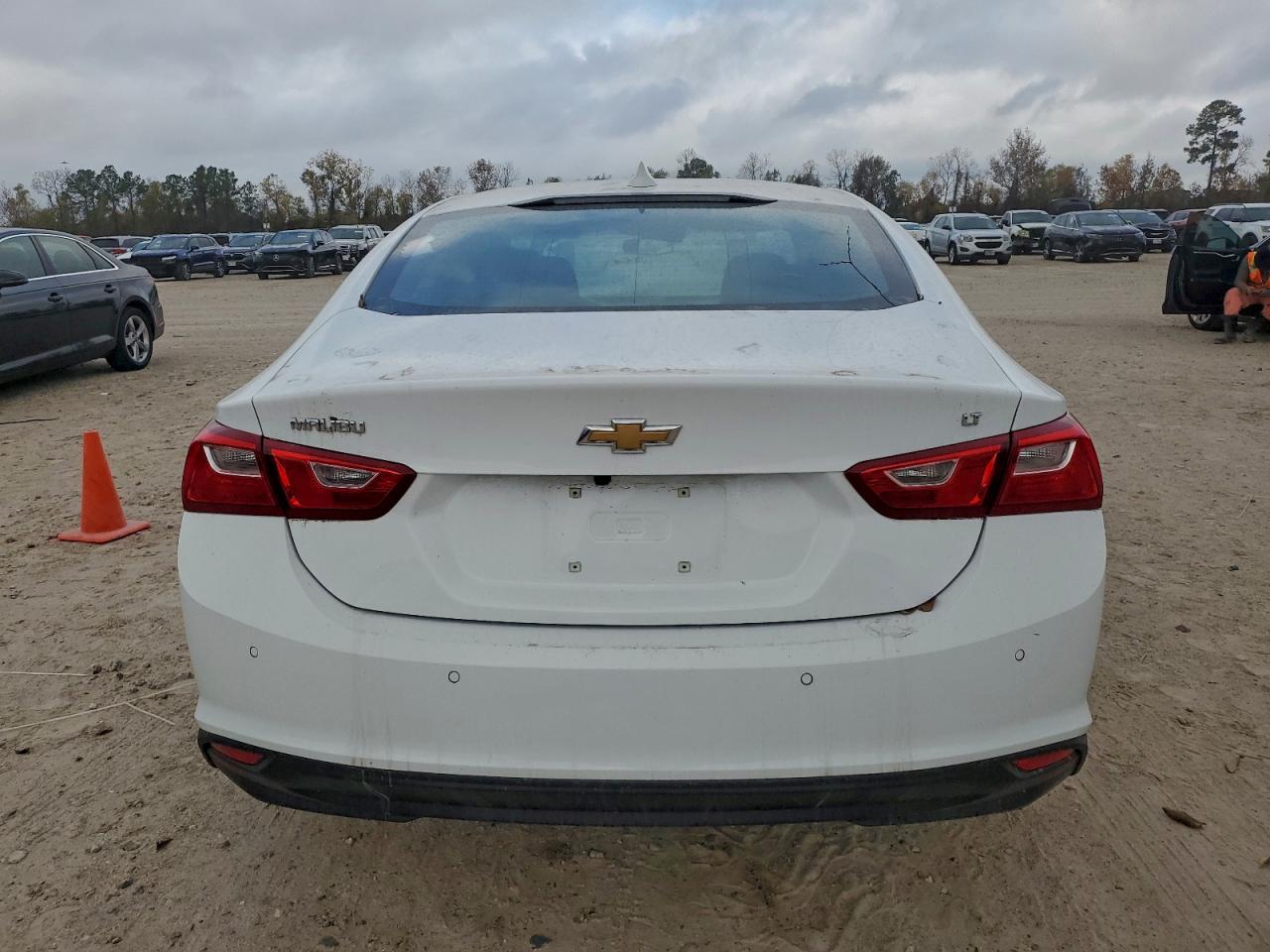 2024 CHEVROLET MALIBU LT photo 6