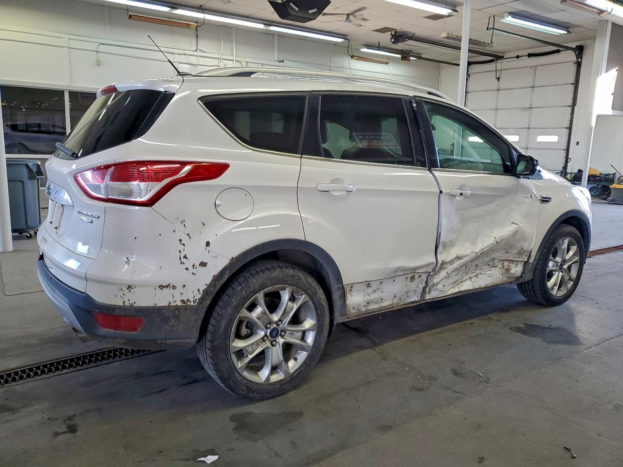 2016 FORD ESCAPE TITANIUM photo 3