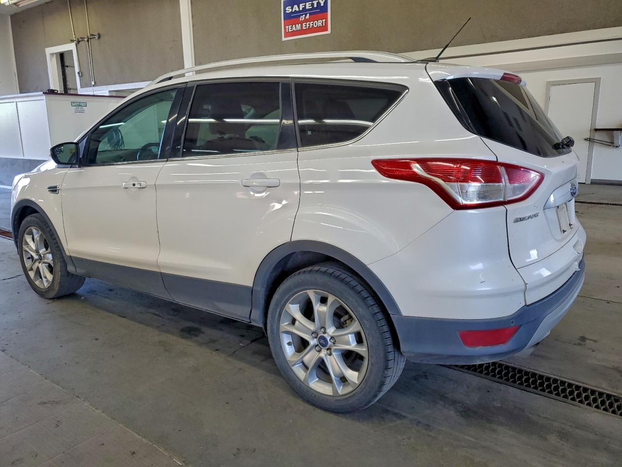 2016 FORD ESCAPE TITANIUM photo 2