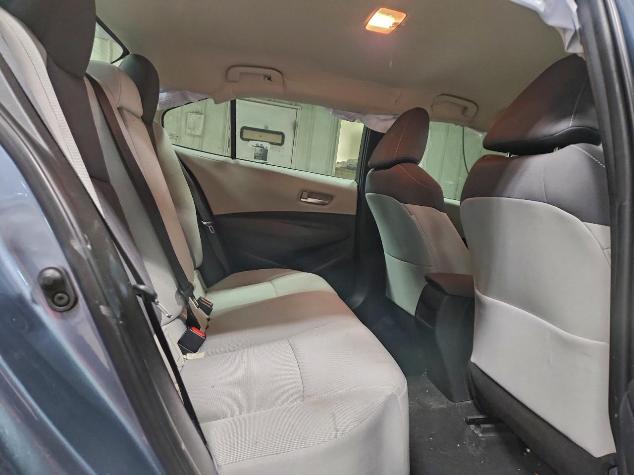 2020 TOYOTA COROLLA LE photo 10
